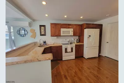 9 S Lakeside Ave #A, Jefferson Township, NJ 07849 - Photo 2