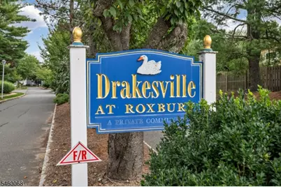 60 Drake Ln, Roxbury Township, NJ 07852 - Photo 2