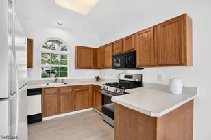 706 Dawson Pl, Hanover Township, NJ 07981 - Photo 8