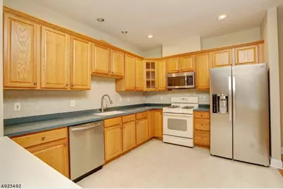 215 Raymound Blvd, Parsippany, NJ 07054 - Photo 6