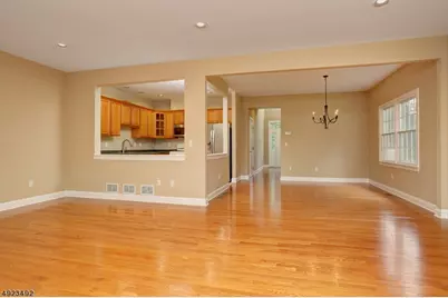 215 Raymound Blvd, Parsippany, NJ 07054 - Photo 4
