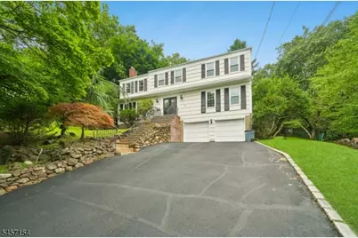 15 Mount Vernon Ct, Livingston, NJ 07039 - Photo 1