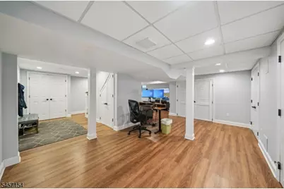 15 Mount Vernon Ct, Livingston, NJ 07039 - Photo 36