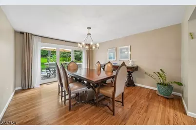15 Mount Vernon Ct, Livingston, NJ 07039 - Photo 10