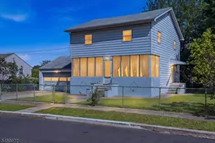 15 Candy Ct, Edison, NJ 08817 - Photo 2