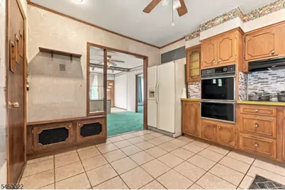 15 Candy Ct, Edison, NJ 08817 - Photo 8