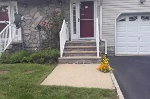 21 Jill Ct, Franklin Township, NJ 08873 - Photo 2