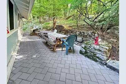 32 Playhouse Park, Jefferson Township, NJ 07849 - Photo 6