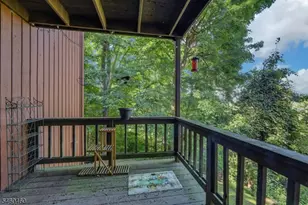 4 Davos Dr, Vernon, NJ 07462 - Photo 10