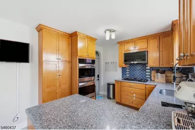 353 Whitewood Rd, Union Township, NJ 07083 - Photo 14