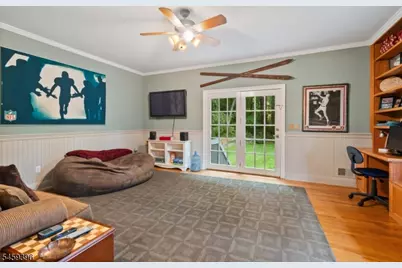 32 Sawmill Rd, Tewksbury Township, NJ 08833 - Photo 10