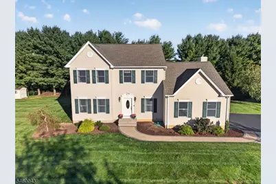 3 Cobblewood Ct, Lopatcong Township, NJ 08865 - Photo 2