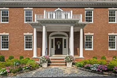 19-2 Heritage Ct, Bernardsville, NJ 07931 - Photo 2