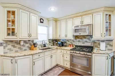 1 Haledon Ct, Haledon, NJ 07508 - Photo 6