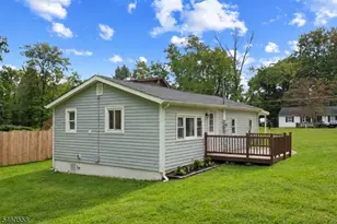 340 Lakeview Dr, Hampton Township, NJ 07860 - Photo 36