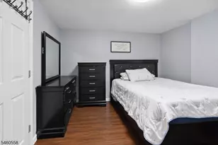 340 Lakeview Dr, Hampton Township, NJ 07860 - Photo 14