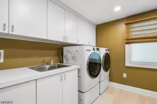 9 Canterbury Ln, Summit, NJ 07901 - Photo 18