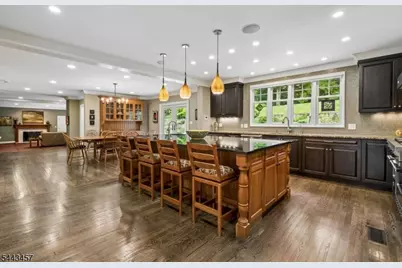9 Canterbury Ln, Summit, NJ 07901 - Photo 12