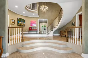 9 Canterbury Ln, Summit, NJ 07901 - Photo 2