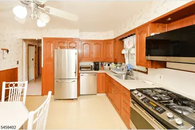 62 Knapp Ave, Clifton, NJ 07011 - Photo 6