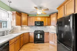 1135B Valley Rd, Wayne, NJ 07470 - Photo 2
