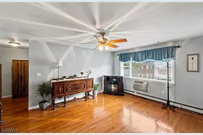 1135B Valley Rd, Wayne, NJ 07470 - Photo 8