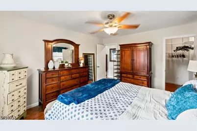 1135B Valley Rd, Wayne, NJ 07470 - Photo 12