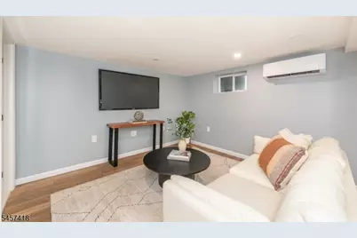 33 Waverly Ter, Bloomfield, NJ 07003 - Photo 18