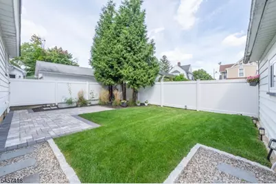 33 Waverly Ter, Bloomfield, NJ 07003 - Photo 22