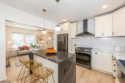 33 Waverly Ter, Bloomfield, NJ 07003 - Photo 6