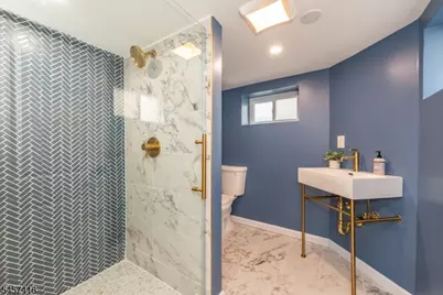 33 Waverly Ter, Bloomfield, NJ 07003 - Photo 20