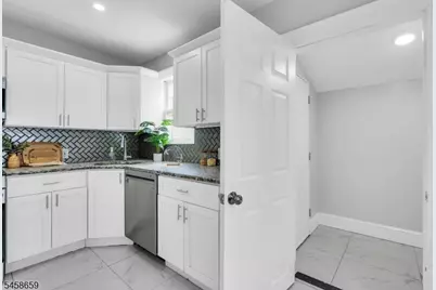 379 Seminary Ave, Rahway, NJ 07065 - Photo 10