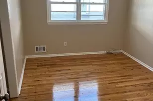 37 Young Ave 2nd Fl, Hillside, NJ 07205 - Photo 2