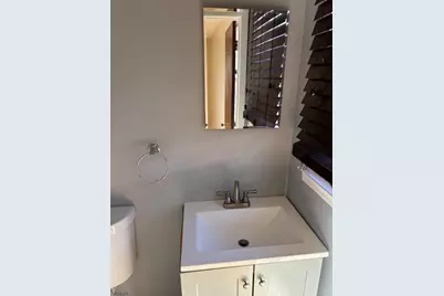 37 Young Ave 2nd Fl #2, Hillside, NJ 07205 - Photo 6