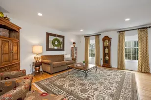 4 Moccasin Ct, Mahwah Twp., NJ 07430 - Photo 8