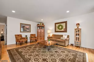 4 Moccasin Ct, Mahwah Twp., NJ 07430 - Photo 8