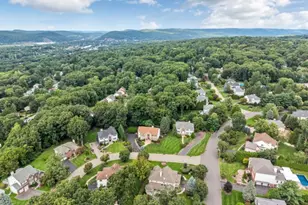 4 Moccasin Ct, Mahwah Twp., NJ 07430 - Photo 4