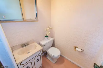 575 Grove St #F3, Clifton, NJ 07013 - Photo 8