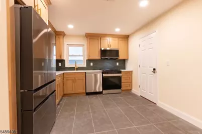 375 Broad St #2, Carlstadt, NJ 07072 - Photo 8