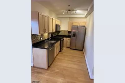 70 S Munn Ave #1008, East Orange, NJ 07018 - Photo 8