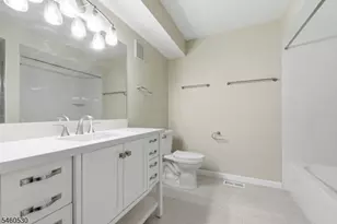 125 Smithfield Ct, Bernards Township, NJ 07920 - Photo 18