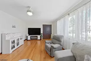 14 Pine St, Kearny, NJ 07032 - Photo 32