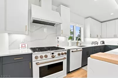 1439 River Rd #1, Edgewater, NJ 07020 - Photo 16