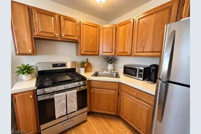 101-1 No Beverwyck Rd #1, Parsippany, NJ 07034 - Photo 6