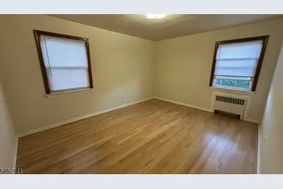 43 Oakwood Ave, Bloomfield, NJ 07003 - Photo 6