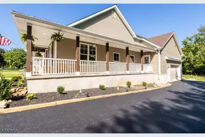 81 Belview Rd, Lopatcong Township, NJ 08865 - Photo 4