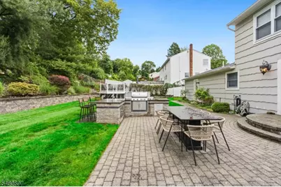 15 Almroth Dr, Wayne, NJ 07470 - Photo 44