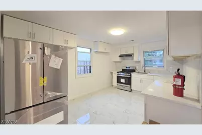 76 Baldwin Pl #2, Belleville, NJ 07109 - Photo 2