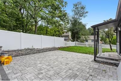 10 Cayuga Trl, Wayne, NJ 07470 - Photo 4