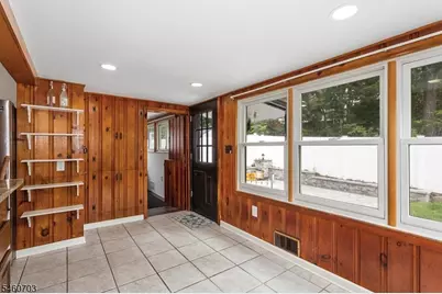 10 Cayuga Trl, Wayne, NJ 07470 - Photo 10